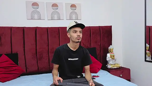 Timothe Evans online show from October 6, 2025, 8:39 pm