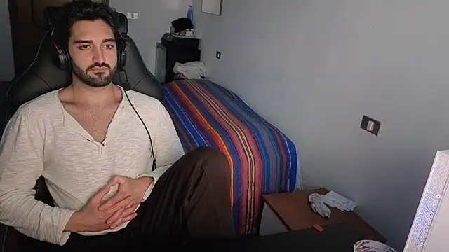 Al3xox02 online show from March 27, 2026, 9:58 pm