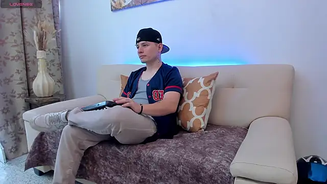 Leoo Miller online show from October 10, 2025, 8:30 pm