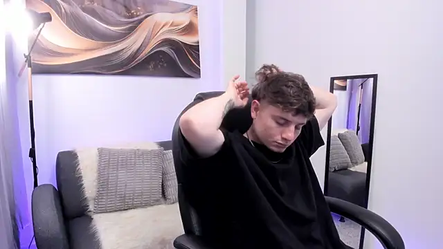 Leoo Miller online show from December 18, 2025, 4:29 am