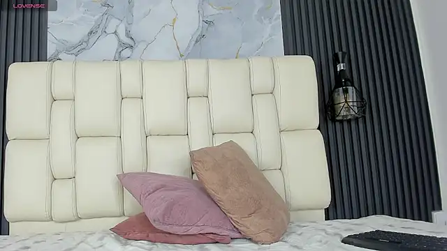 antonelasc online show from October 14, 2025, 8:09 pm