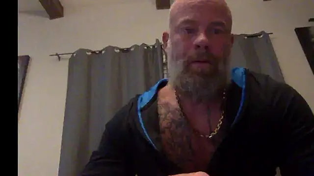 Muscledick40 online show from October 14, 2025, 1:17 am