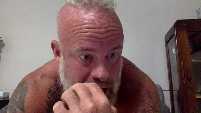 Muscledick40 online show from June 30, 2026, 4:35 am