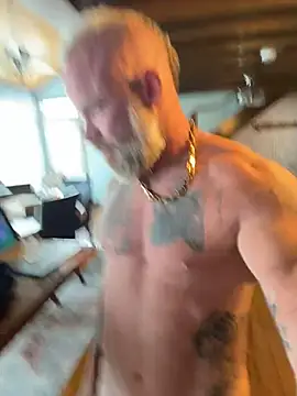 Muscledick40 online show from July 15, 2026, 8:03 pm
