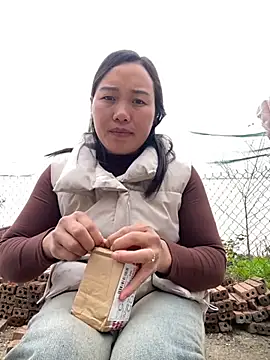 Pii x online show from December 4, 2025, 6:44 am