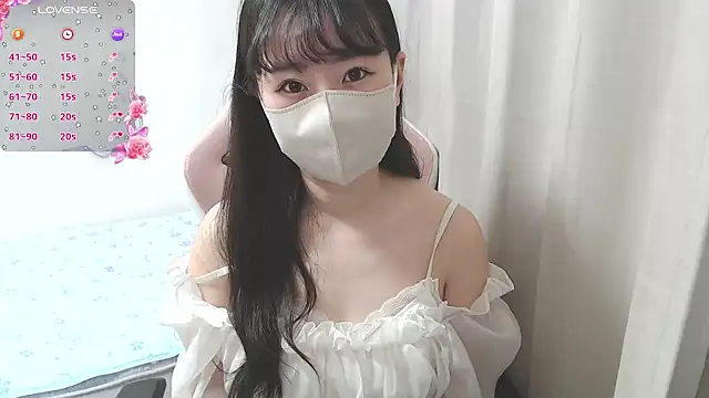 Snapshot of hinako08 chatting on December 5, 2025, 1:36 am hinako08 online show from December 5, 2025, 1:36 am