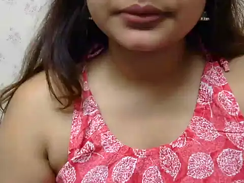 Snapshot of cute_zaraa chatting on October 17, 2025, 4:26 am cute zaraa online show from October 17, 2025, 4:26 am