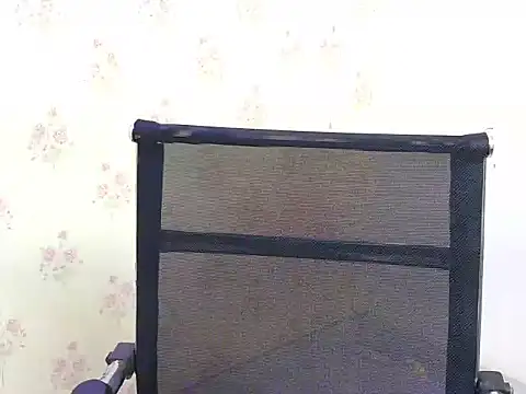 Snapshot of cute_zaraa chatting on October 19, 2025, 6:03 am cute zaraa online show from October 19, 2025, 6:03 am