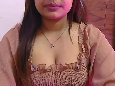 Snapshot of cute_zaraa chatting on December 4, 2025, 7:17 am cute zaraa online show from December 4, 2025, 7:17 am