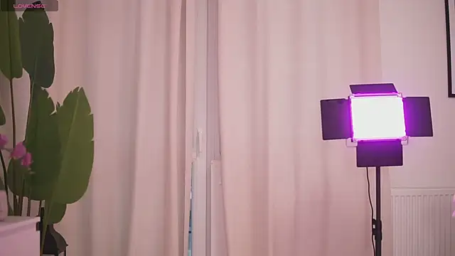 GiaInked online show from April 8, 2026, 4:34 am