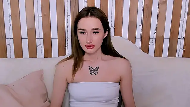 Olivia Grantt online show from October 15, 2025, 1:17 am