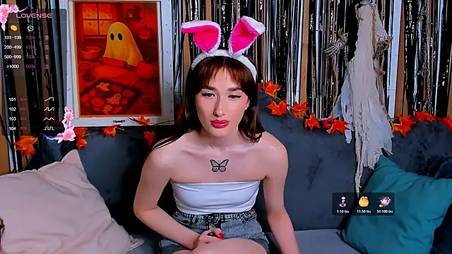 Olivia Grantt online show from October 30, 2025, 1:07 am