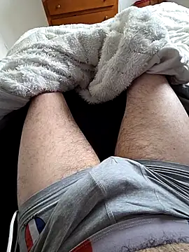 bi5050chaud online show from December 5, 2025, 2:25 pm