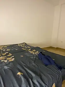 Monica  Bellucci   online show from December 5, 2025, 1:20 pm