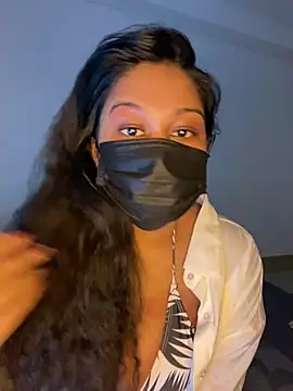 Monica  Bellucci   online show from February 16, 2026, 6:59 pm