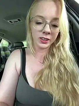 LinaLeana online show from July 21, 2026, 10:28 am