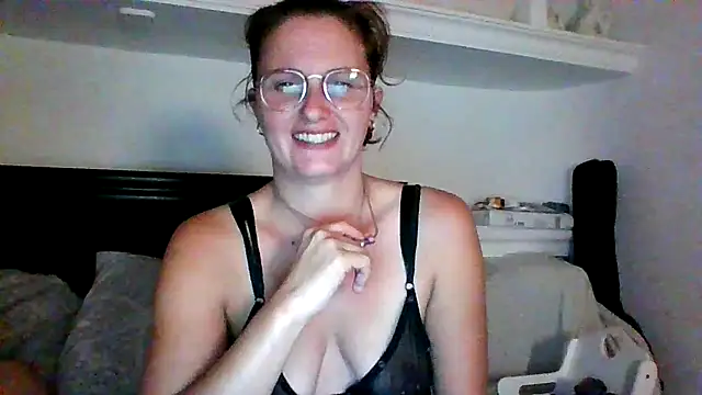 Snapshot of xcrazzycat chatting on October 20, 2025, 9:26 pm xcrazzycat online show from October 20, 2025, 9:26 pm