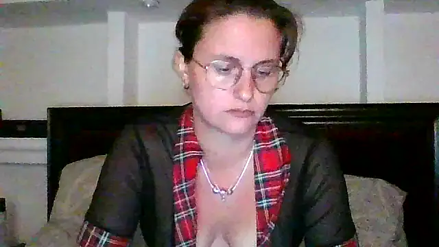 Snapshot of xcrazzycat chatting on October 26, 2025, 9:42 pm xcrazzycat online show from October 26, 2025, 9:42 pm