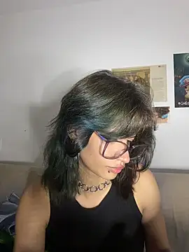 Snapshot of sukulaurens chatting on July 4, 2026, 5:35 am sukulaurens online show from July 4, 2026, 5:35 am