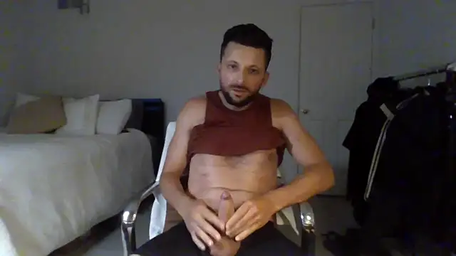 felipelon07 online show from April 12, 2026, 5:34 am