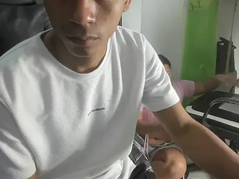 Baby Latin online show from November 12, 2025, 4:24 am