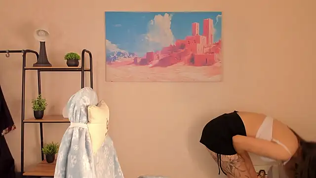 Nuura Moore online show from October 22, 2025, 1:06 am