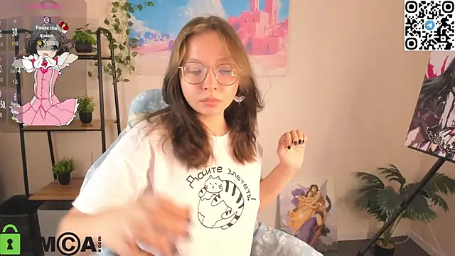 Nuura Moore online show from October 30, 2025, 12:45 am