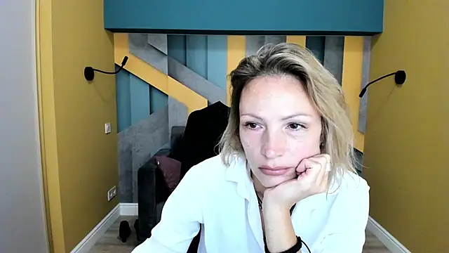 Snapshot of AlinaMoor chatting on October 8, 2025, 5:38 am AlinaMoor online show from October 8, 2025, 5:38 am