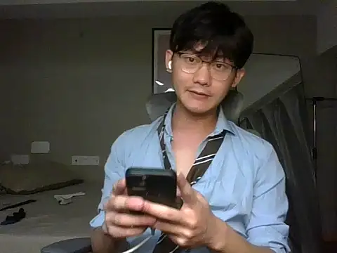 iambennet online show from November 1, 2025, 2:08 pm