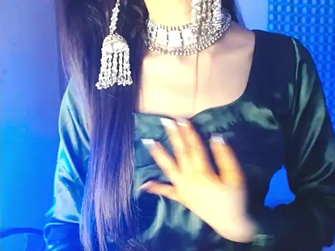 Roiseeee online show from February 15, 2026, 7:51 am