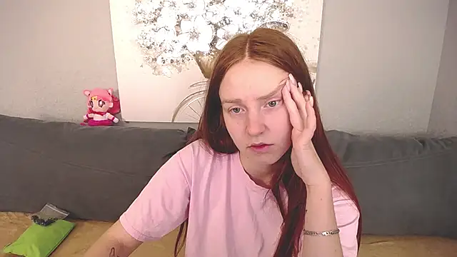 Snapshot of Evarey_ chatting on October 20, 2025, 4:46 am Evarey online show from October 20, 2025, 4:46 am