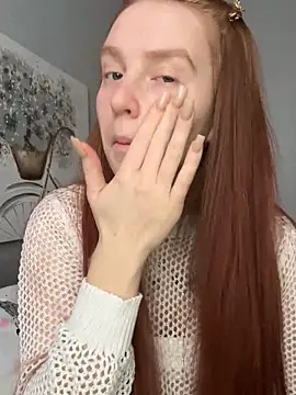 Snapshot of Evarey_ chatting on November 24, 2025, 6:24 am Evarey online show from November 24, 2025, 6:24 am