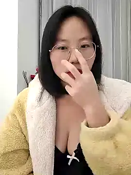 nini10052025 online show from October 28, 2025, 1:36 pm