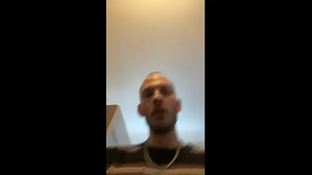 MolleDolle online show from April 19, 2026, 5:12 pm