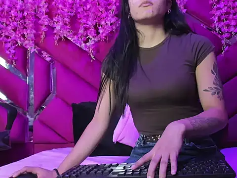 Gisell Squirt  online show from October 23, 2025, 12:04 pm