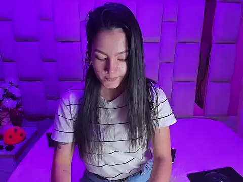 Gisell Squirt  online show from November 18, 2025, 12:42 pm