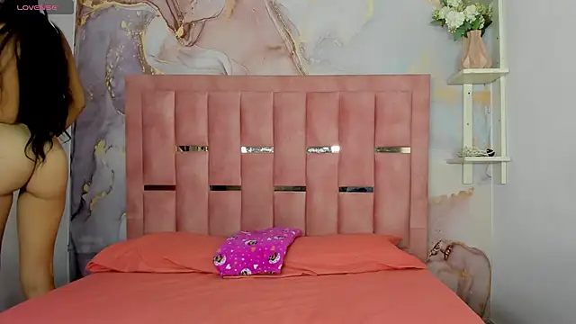 Isis Blaze online show from November 12, 2025, 3:07 am