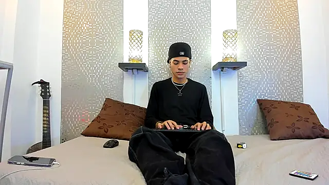 JacobBlackwell  online show from October 15, 2025, 7:58 pm