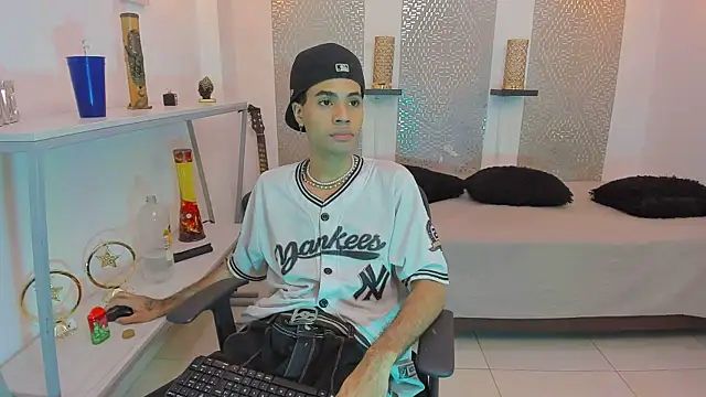 JacobBlackwell  online show from November 14, 2025, 12:20 am