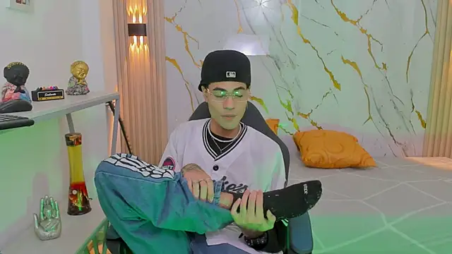 JacobBlackwell  online show from January 11, 2026, 7:41 pm