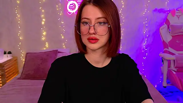 JessiJull online show from November 8, 2025, 5:12 pm