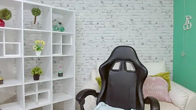 hannahjackson  online show from November 26, 2025, 11:22 am