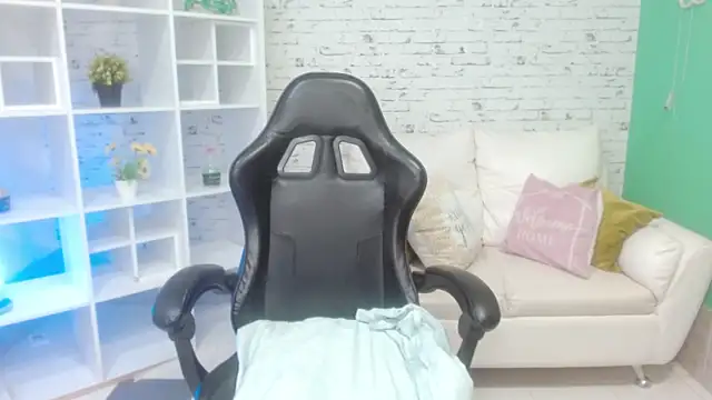 hannahjackson  online show from November 30, 2025, 11:14 am