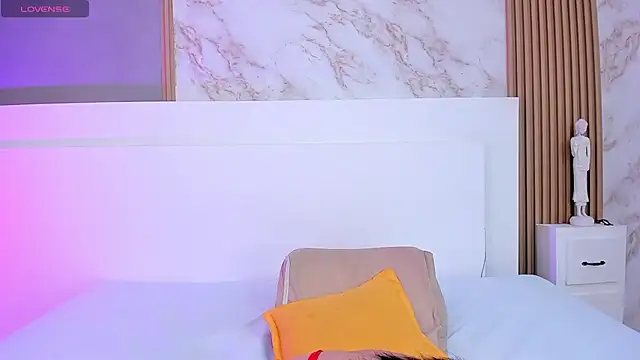 TianaGlow44 online show from November 2, 2025, 11:45 am