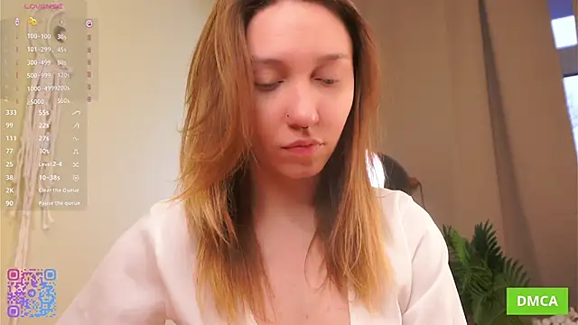 JohnetteConstine online show from November 4, 2025, 5:17 am