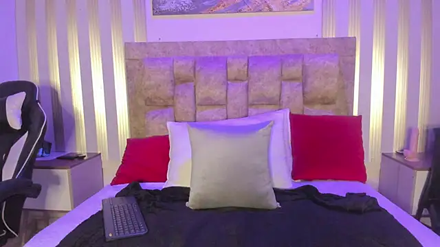 celeste collins  online show from October 28, 2025, 12:09 pm