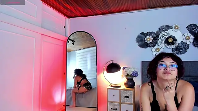 sunny maya  online show from October 9, 2025, 8:40 pm