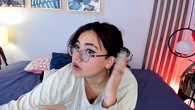 sunny maya  online show from October 19, 2025, 3:56 pm