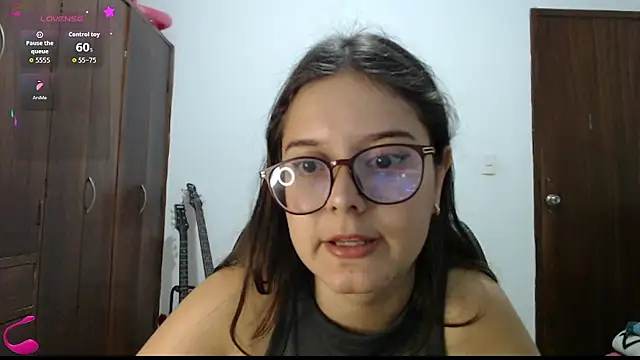 Snapshot of CarlaLorez chatting on May 18, 2026, 8:58 pm CarlaLorez online show from May 18, 2026, 8:58 pm