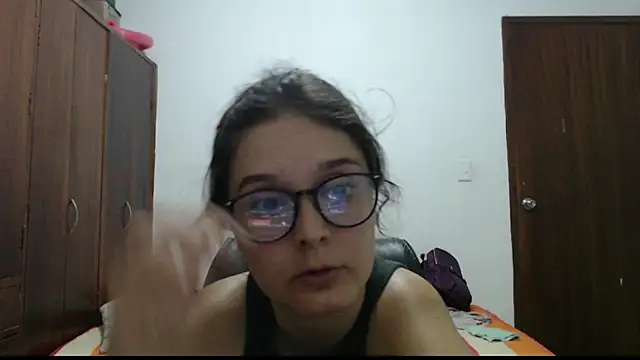 Snapshot of CarlaLorez chatting on July 8, 2026, 11:42 pm CarlaLorez online show from July 8, 2026, 11:42 pm